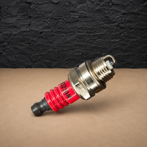 L7T Spark Plug for Chainsaws, Brushcutters and Strimmers – 14mm Short Reach